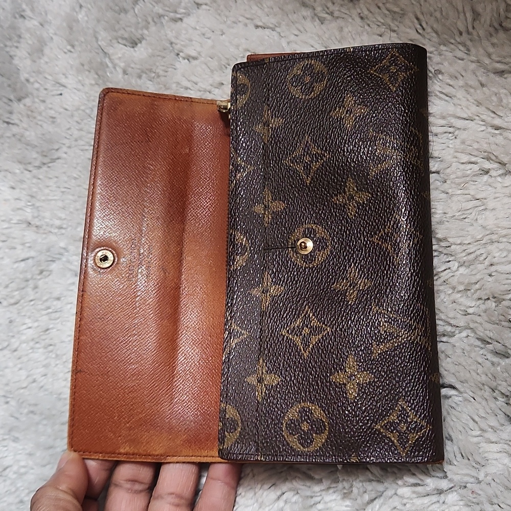 Authentic LV Monogram Wallet - Picture 7 of 16